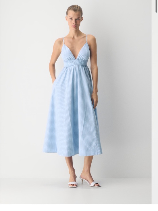 Aritzia Dresses & Skirts - Aritzia Encourage Poplin Maxi Dress